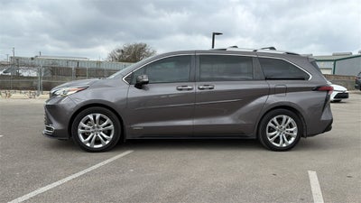 2021 Toyota Sienna Platinum 7 Passenger