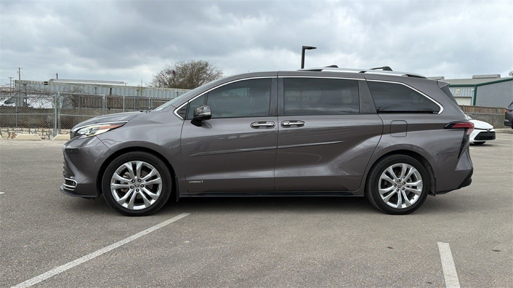 2021 Toyota Sienna Platinum 7 Passenger