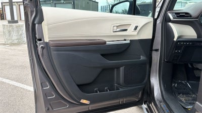 2021 Toyota Sienna Platinum 7 Passenger