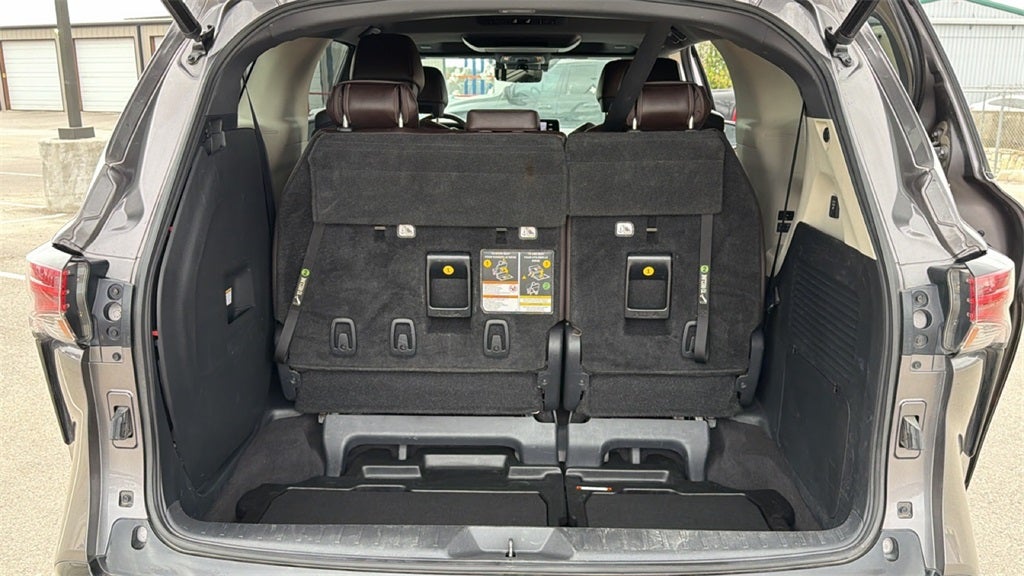 2021 Toyota Sienna Platinum 7 Passenger