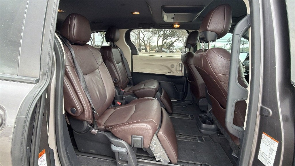 2021 Toyota Sienna Platinum 7 Passenger