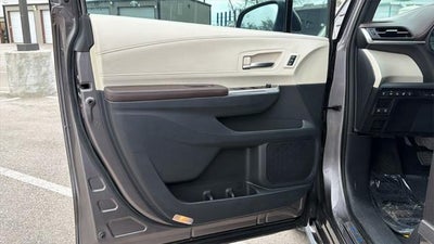 2021 Toyota Sienna Platinum 7 Passenger