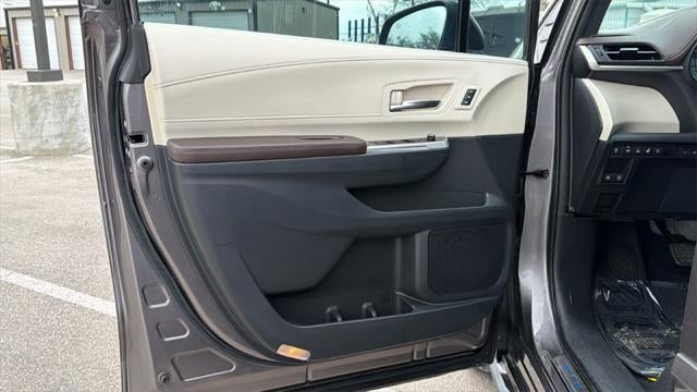 2021 Toyota Sienna Platinum 7 Passenger