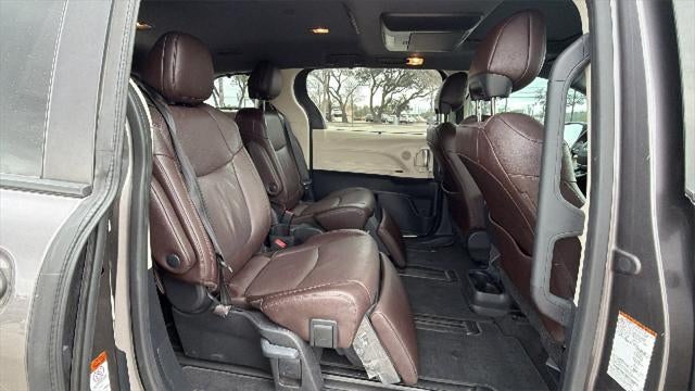 2021 Toyota Sienna Platinum 7 Passenger