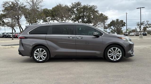 2021 Toyota Sienna Platinum 7 Passenger