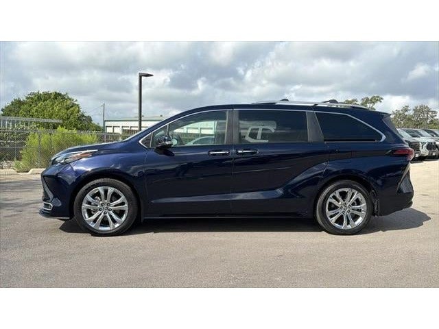 2024 Toyota Sienna Platinum 7 Passenger