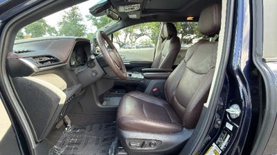 2024 Toyota Sienna Platinum 7 Passenger