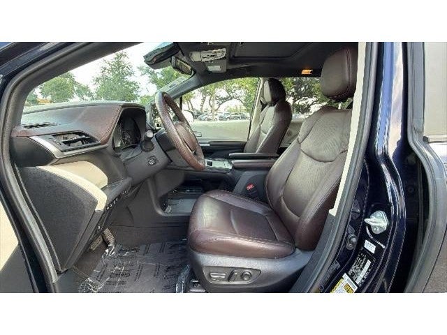 2024 Toyota Sienna Platinum 7 Passenger