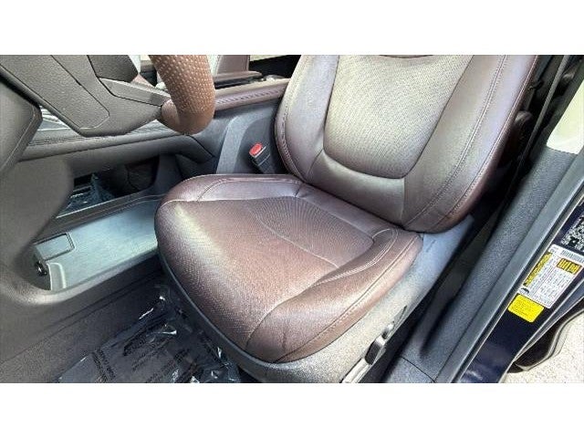 2024 Toyota Sienna Platinum 7 Passenger