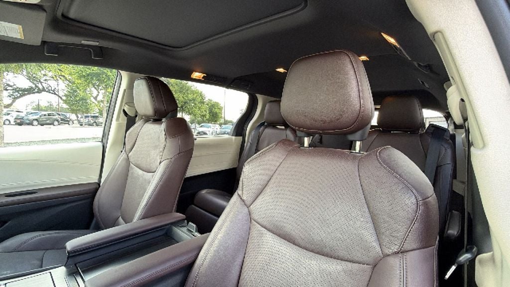 2024 Toyota Sienna Platinum 7 Passenger