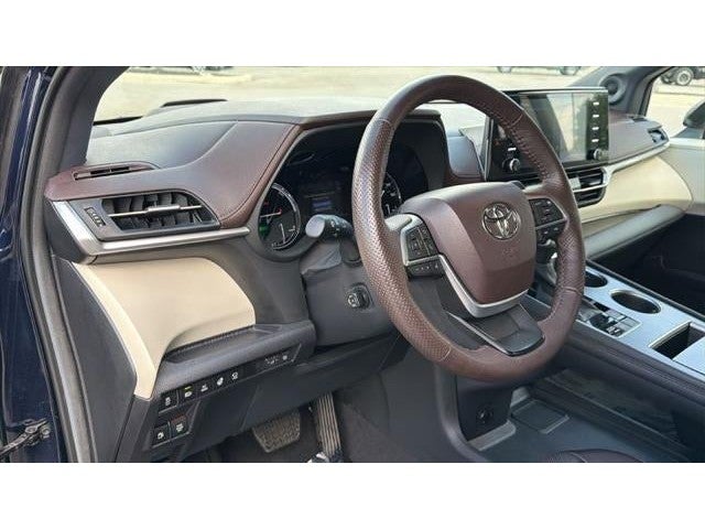 2024 Toyota Sienna Platinum 7 Passenger
