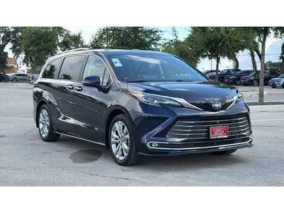 2024 Toyota Sienna Platinum 7 Passenger