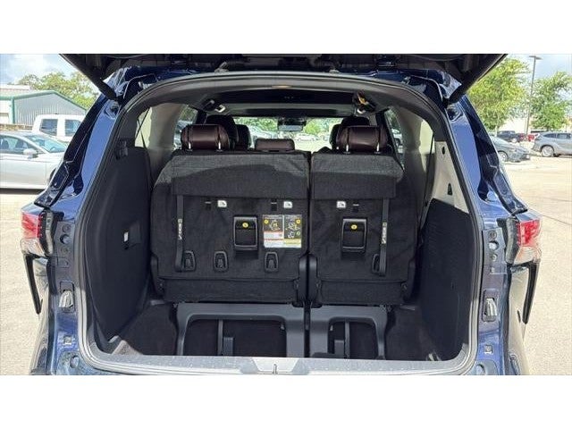 2024 Toyota Sienna Platinum 7 Passenger