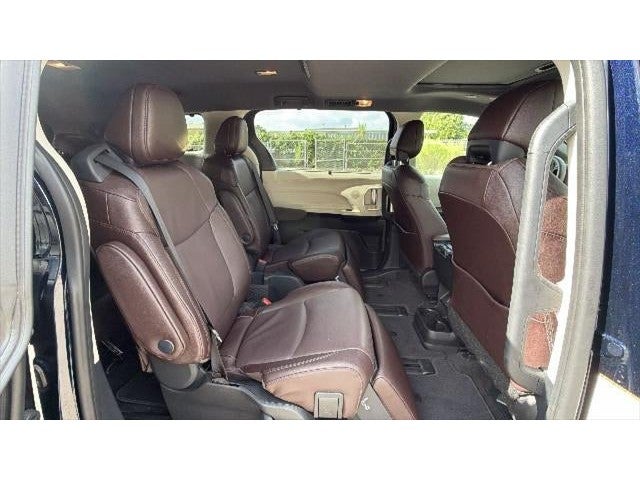2024 Toyota Sienna Platinum 7 Passenger