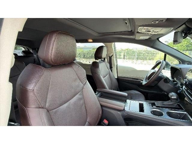 2024 Toyota Sienna Platinum 7 Passenger