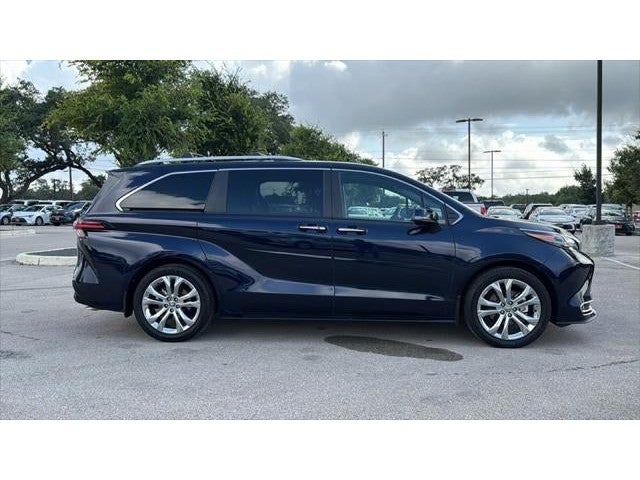 2024 Toyota Sienna Platinum 7 Passenger