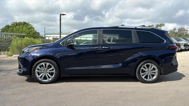 2024 Toyota Sienna Platinum 7 Passenger