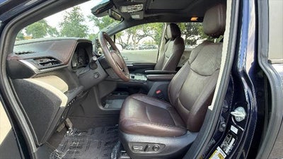 2024 Toyota Sienna Platinum 7 Passenger
