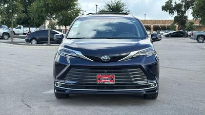 2024 Toyota Sienna Platinum 7 Passenger