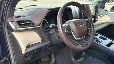 2024 Toyota Sienna Platinum 7 Passenger