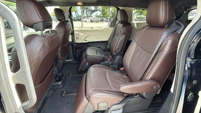 2024 Toyota Sienna Platinum 7 Passenger