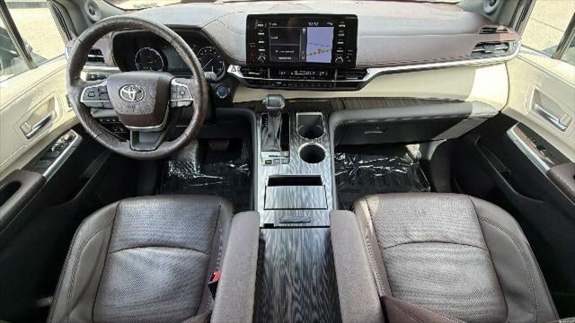 2024 Toyota Sienna Platinum 7 Passenger