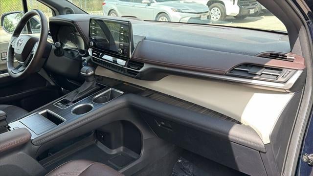 2024 Toyota Sienna Platinum 7 Passenger