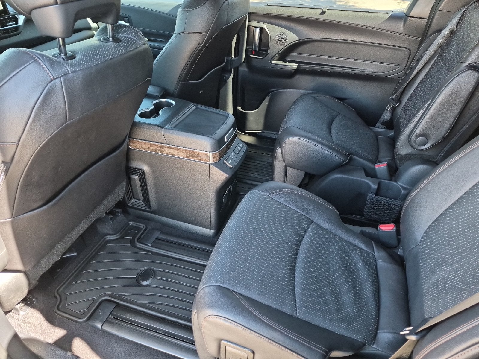 2025 Toyota Sienna Platinum 7 Passenger