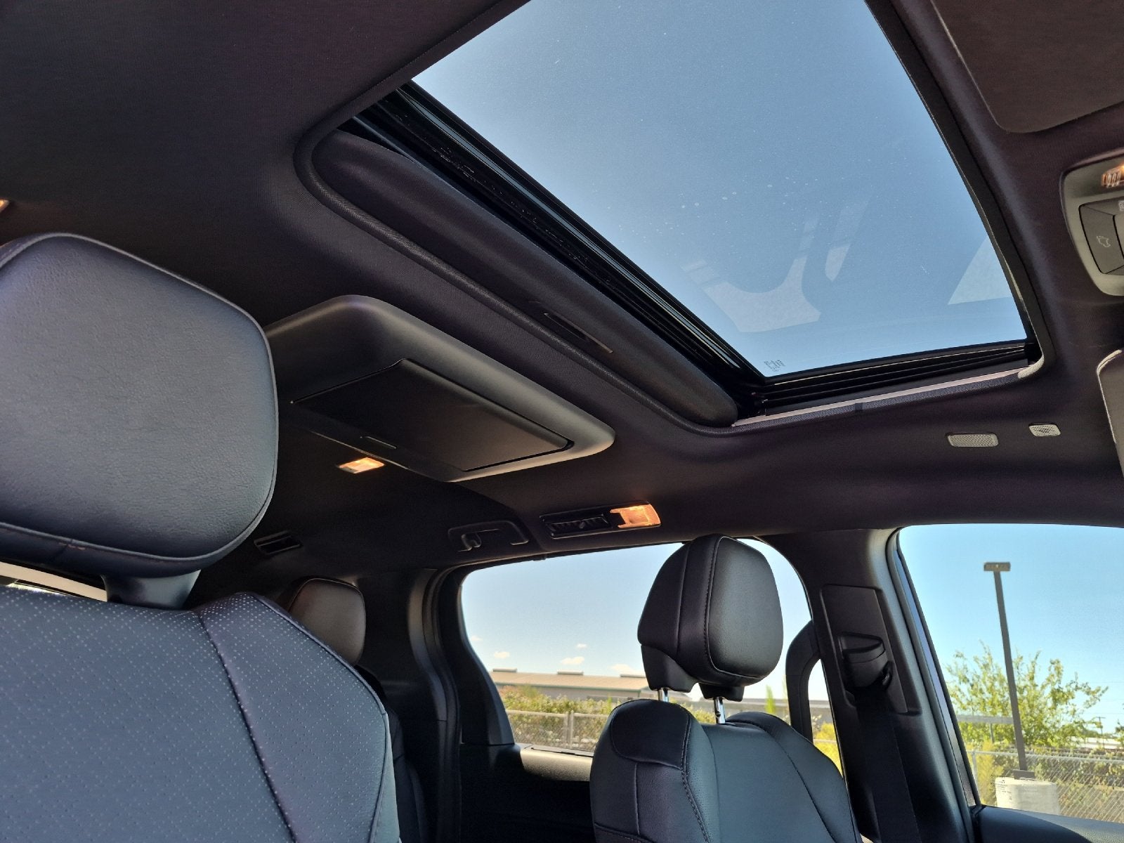 2025 Toyota Sienna Platinum 7 Passenger