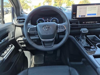 2025 Toyota Sienna Platinum 7 Passenger