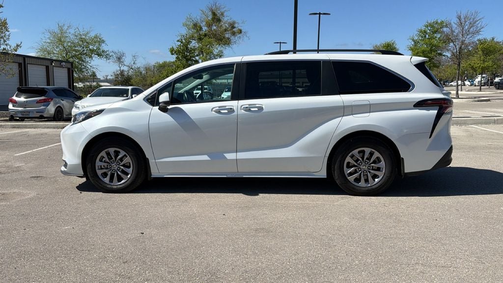 2023 Toyota Sienna XLE 7 Passenger