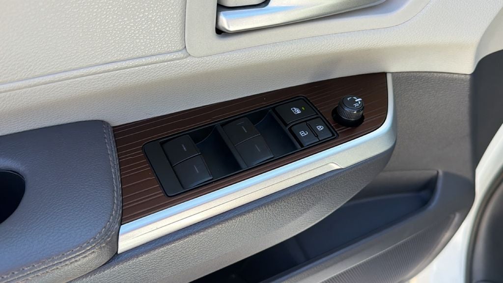 2023 Toyota Sienna XLE 7 Passenger