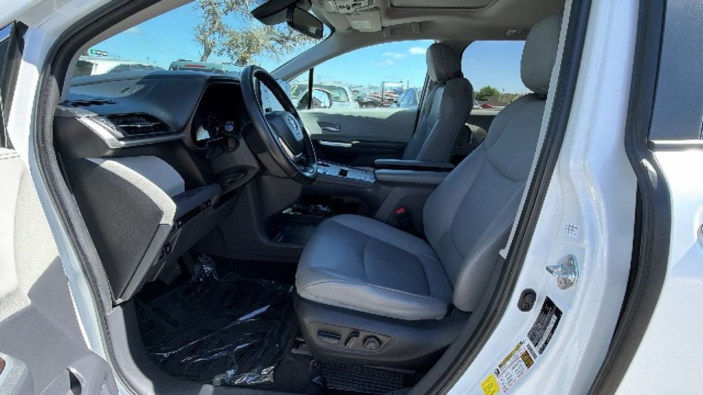 2023 Toyota Sienna XLE 7 Passenger