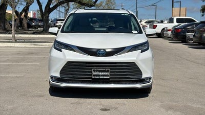 2023 Toyota Sienna XLE 7 Passenger