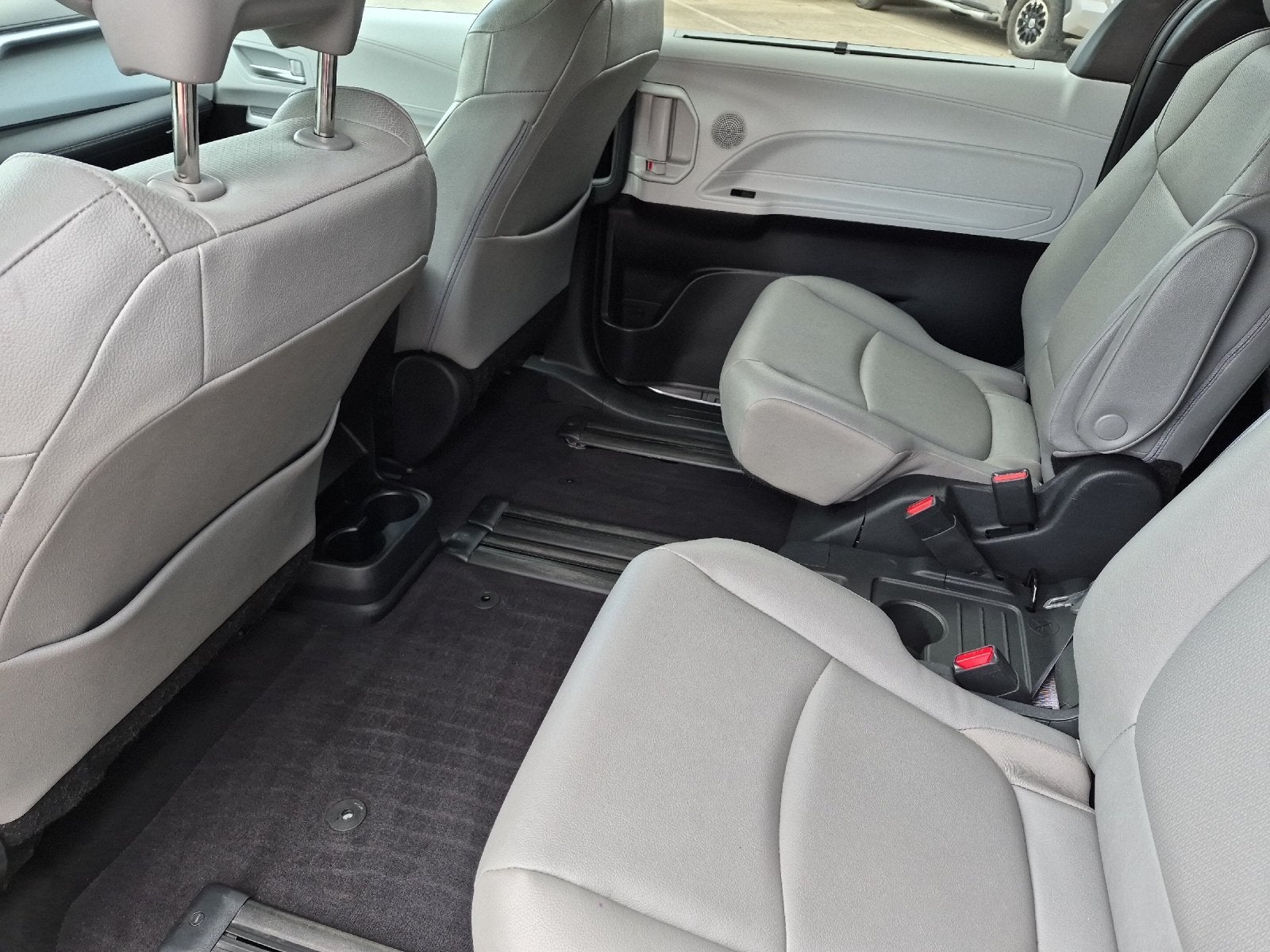 2025 Toyota Sienna XLE 8 Passenger