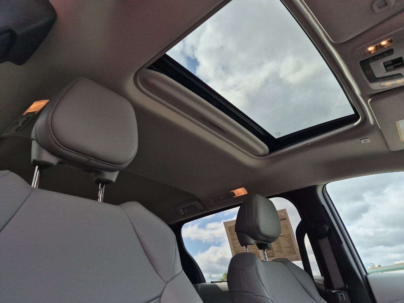 2025 Toyota Sienna XLE 8 Passenger