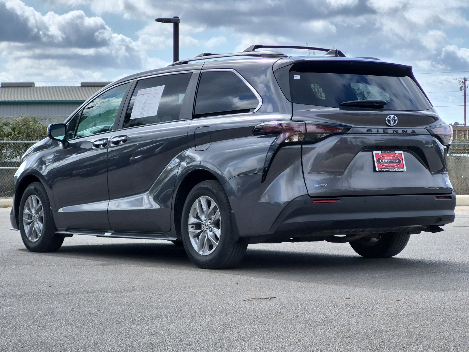 2025 Toyota Sienna XLE 8 Passenger