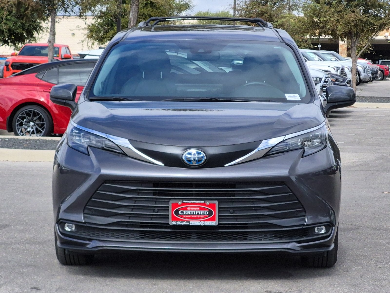 2025 Toyota Sienna XLE 8 Passenger