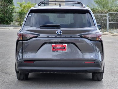 2025 Toyota Sienna XLE 8 Passenger