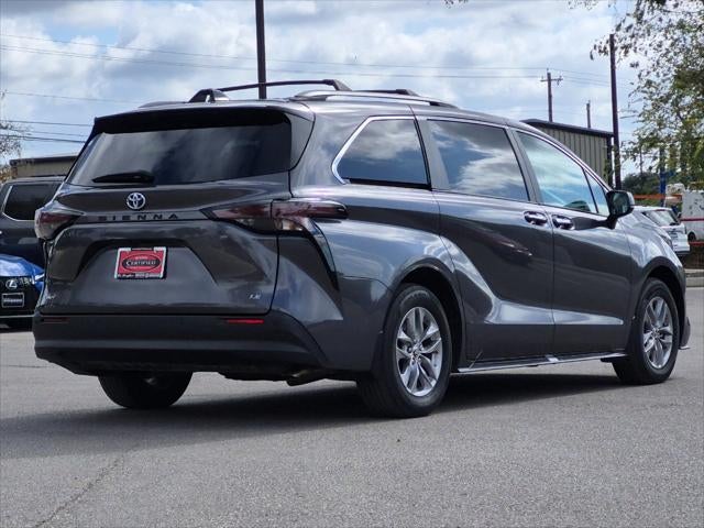 2025 Toyota Sienna XLE 8 Passenger
