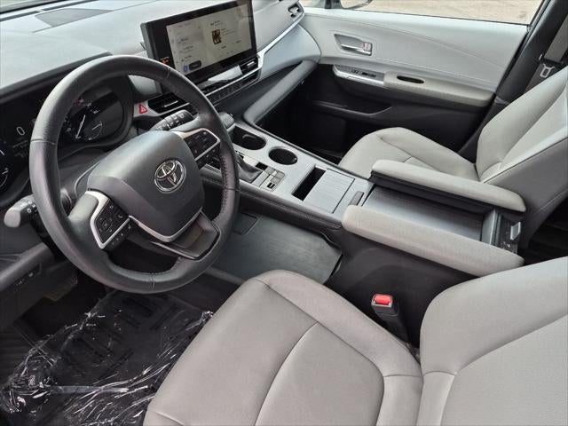 2025 Toyota Sienna XLE 8 Passenger