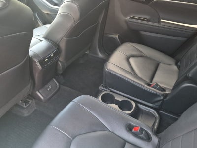 2025 Toyota Highlander XLE