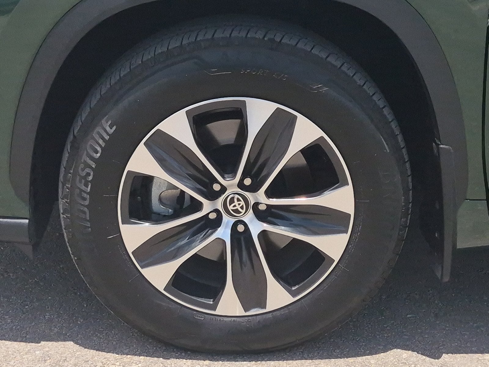 2025 Toyota Highlander XLE