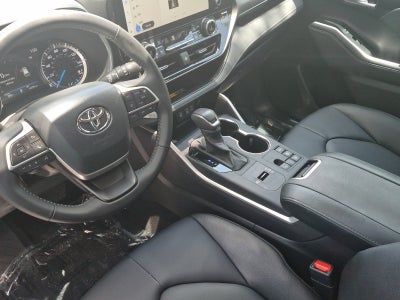 2025 Toyota Highlander XLE