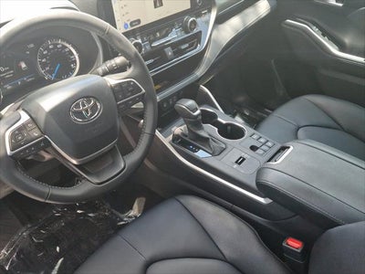 2025 Toyota Highlander XLE