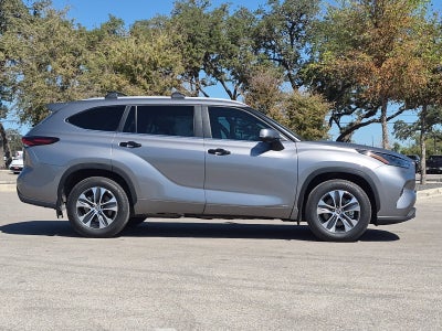 2026 Toyota Highlander Hybrid XLE