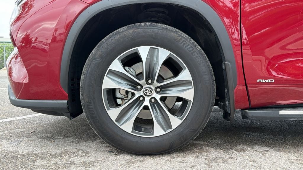2025 Toyota Highlander Hybrid XLE