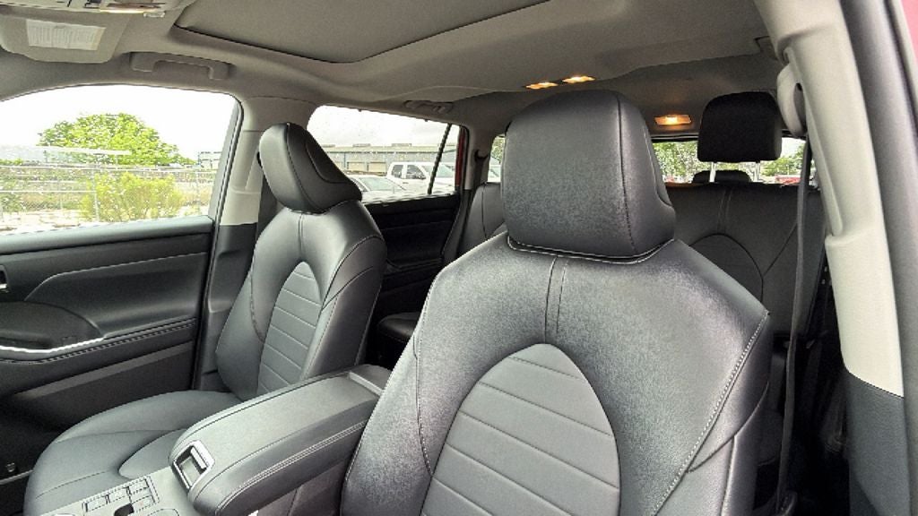 2025 Toyota Highlander Hybrid XLE