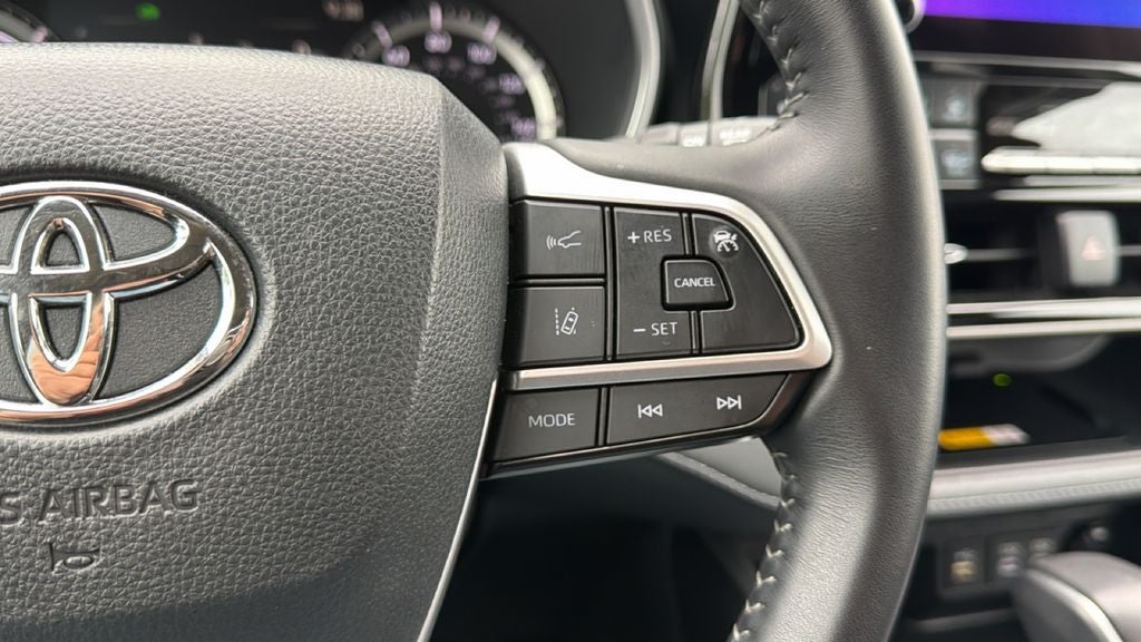 2025 Toyota Highlander Hybrid XLE