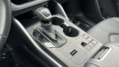2025 Toyota Highlander Hybrid XLE